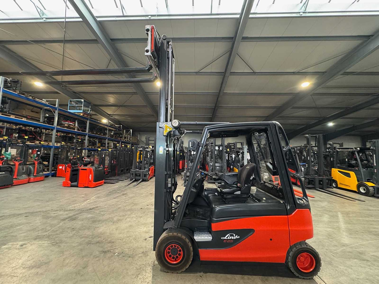 03/2019 SERVICE+UVV 11/2026 LINDE E25 2,500KG DUPLEX FREE LIFT 3RD + 4TH VALVE FORK ADJUSTER ELECTRIC FORKLIFT 7,041 HOURS - Carretilla elevadora: foto 3 03/2019 SERVICE+UVV 11/2026 LINDE E25 2,500KG DUPLEX FREE LIFT 3RD + 4TH VALVE FORK ADJUSTER ELECTRIC FORKLIFT 7,041 HOURS - Carretilla elevadora: foto 3