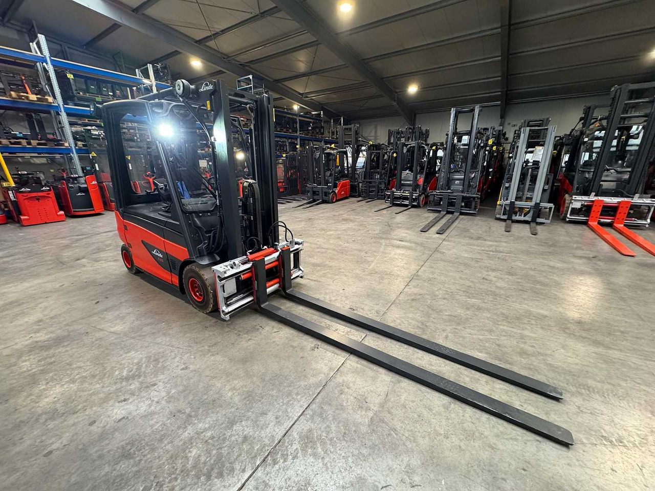 03/2019 SERVICE+UVV 11/2026 LINDE E25 2,500KG DUPLEX FREE LIFT 3RD + 4TH VALVE FORK ADJUSTER ELECTRIC FORKLIFT 7,041 HOURS - Carretilla elevadora: foto 5 03/2019 SERVICE+UVV 11/2026 LINDE E25 2,500KG DUPLEX FREE LIFT 3RD + 4TH VALVE FORK ADJUSTER ELECTRIC FORKLIFT 7,041 HOURS - Carretilla elevadora: foto 5