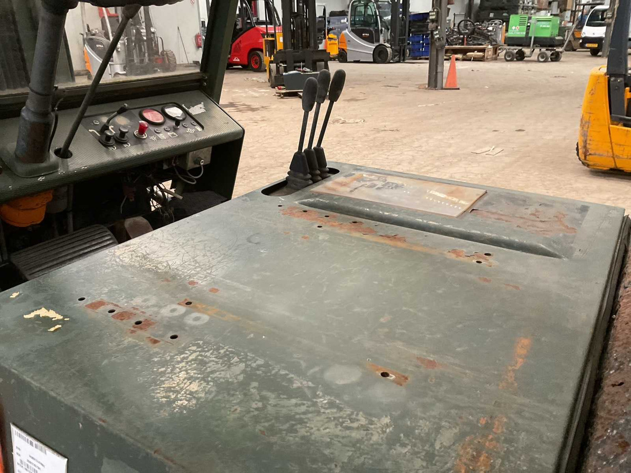 1985 STILL DGF2/4002 FORKLIFT - Carretilla elevadora: foto 5 1985 STILL DGF2/4002 FORKLIFT - Carretilla elevadora: foto 5