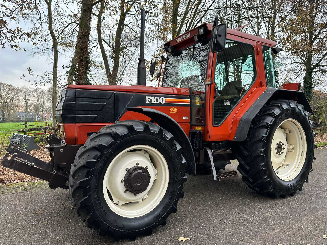 1995 FIAT F100 HI-LO ALL-WHEEL DRIVE FARM TRACTOR - Tractor: foto 1 1995 FIAT F100 HI-LO ALL-WHEEL DRIVE FARM TRACTOR - Tractor: foto 1