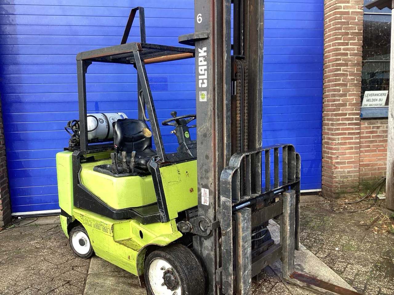 Carretilla elevadora 1999 CLARK CGC30 FORKLIFT 7300 MM: foto 8 Carretilla elevadora 1999 CLARK CGC30 FORKLIFT 7300 MM: foto 8