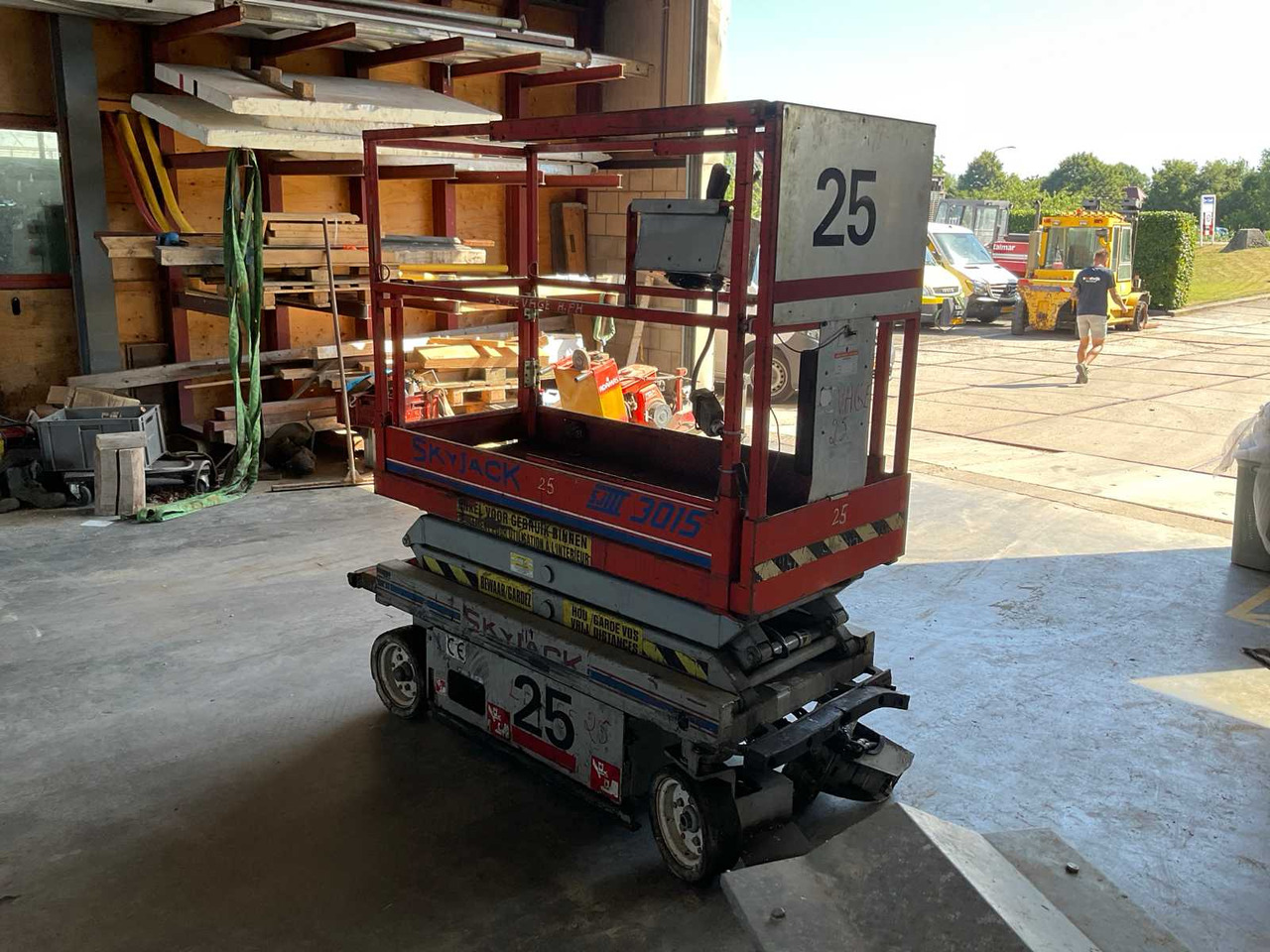 2002 SKYJACK SJ3 3015 AERIAL PLATFORM - Plataforma elevadora: foto 4 2002 SKYJACK SJ3 3015 AERIAL PLATFORM - Plataforma elevadora: foto 4