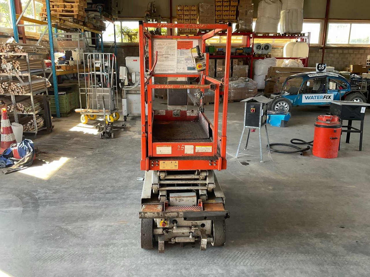 2002 SKYJACK SJ3 3015 AERIAL PLATFORM - Plataforma elevadora: foto 2 2002 SKYJACK SJ3 3015 AERIAL PLATFORM - Plataforma elevadora: foto 2