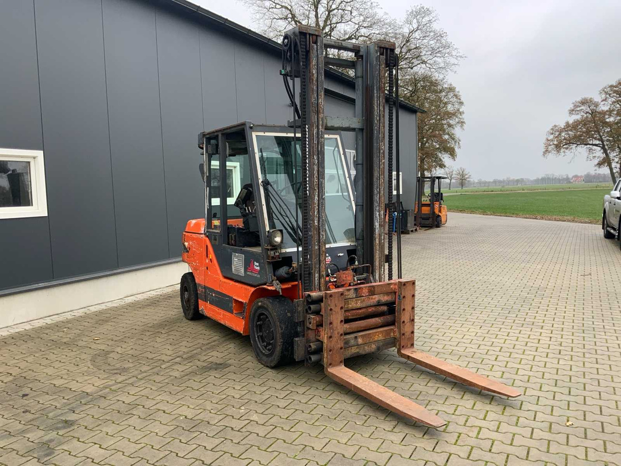 2003 DANTRUCK 8445DG2 FORKLIFT - Carretilla elevadora: foto 5 2003 DANTRUCK 8445DG2 FORKLIFT - Carretilla elevadora: foto 5