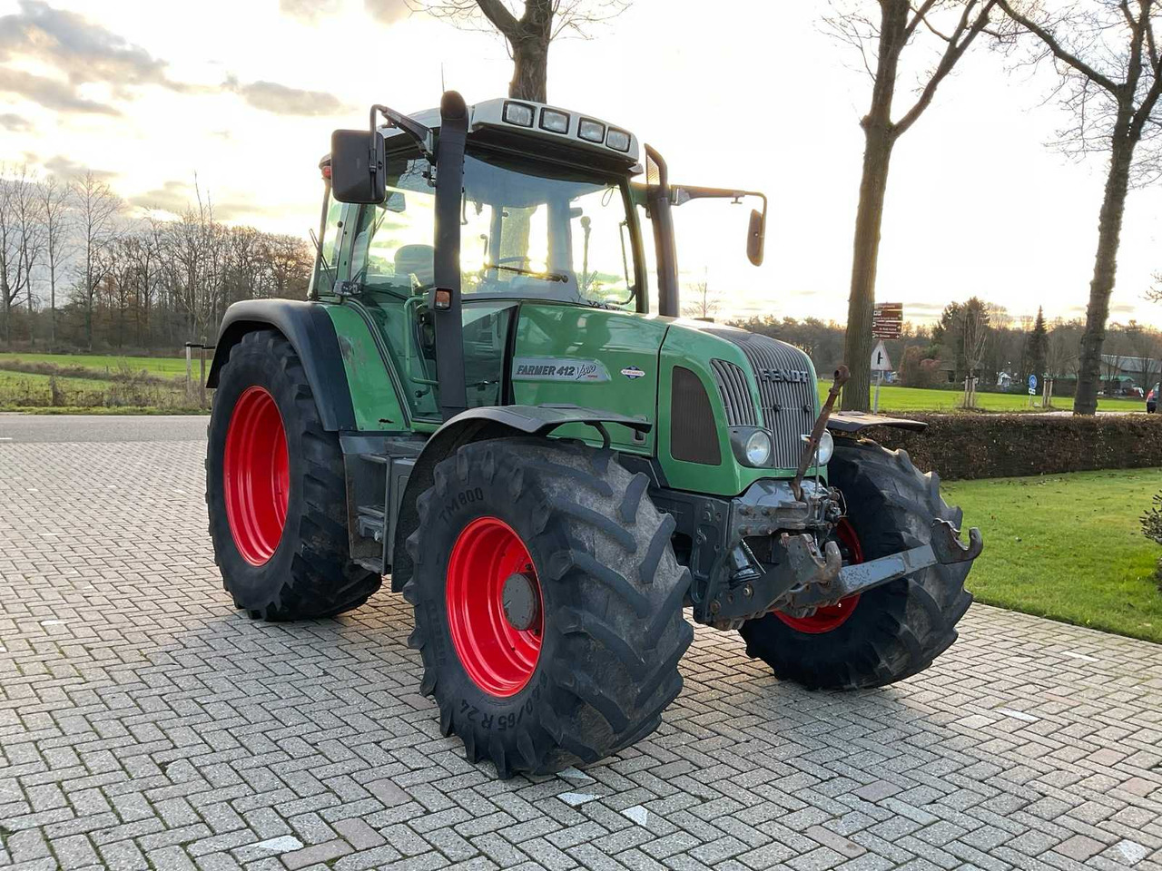 2005 FENDT FARMER 412 VARIO ALL-WHEEL DRIVE FARM TRACTOR - Tractor: foto 3 2005 FENDT FARMER 412 VARIO ALL-WHEEL DRIVE FARM TRACTOR - Tractor: foto 3