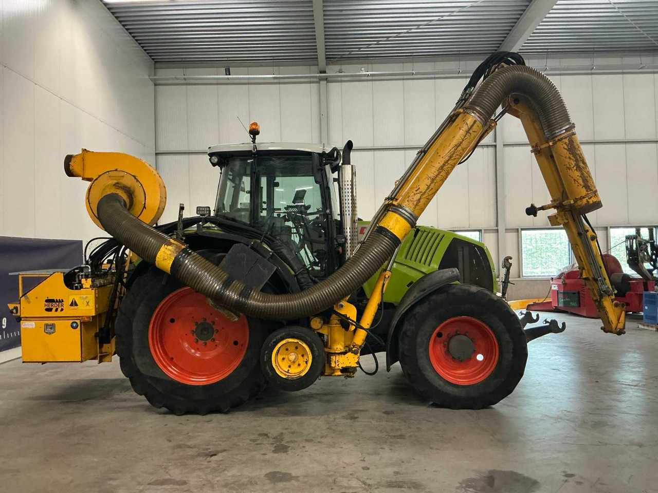 2009 CLAAS AXION 820 ALL-WHEEL DRIVE FARM TRACTOR - Tractor: foto 5 2009 CLAAS AXION 820 ALL-WHEEL DRIVE FARM TRACTOR - Tractor: foto 5