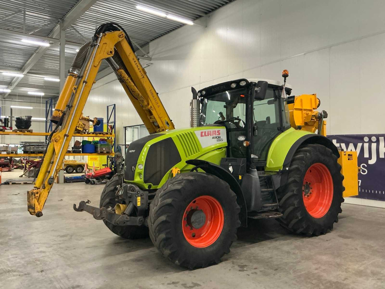 2009 CLAAS AXION 820 ALL-WHEEL DRIVE FARM TRACTOR - Tractor: foto 1 2009 CLAAS AXION 820 ALL-WHEEL DRIVE FARM TRACTOR - Tractor: foto 1