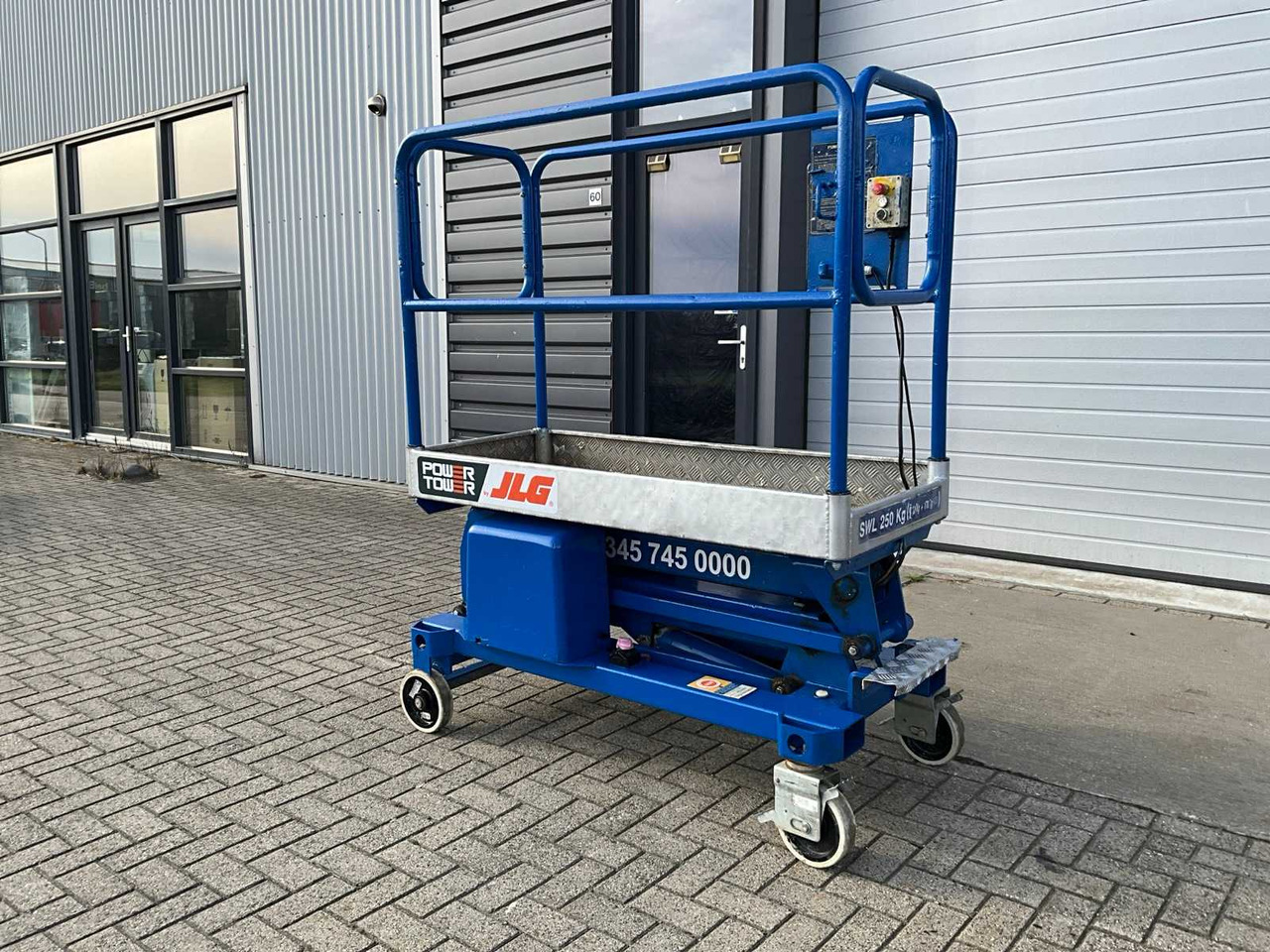 2009 JLG POWER TOWER AERIAL PLATFORM - Plataforma elevadora: foto 4 2009 JLG POWER TOWER AERIAL PLATFORM - Plataforma elevadora: foto 4