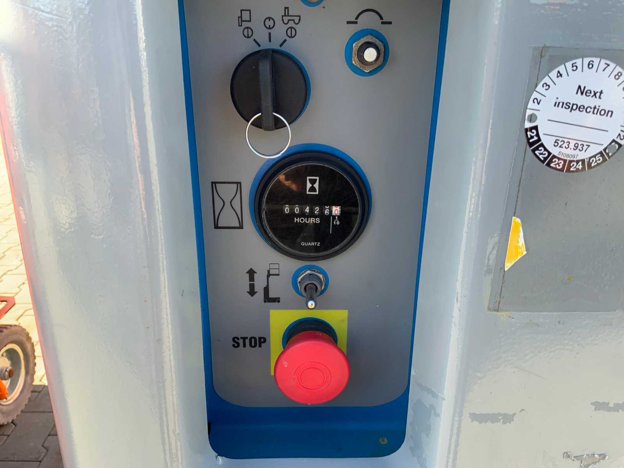 2011 GENIE GRC-12 AERIAL PLATFORM / PASSENGER LIFT - Plataforma elevadora: foto 5 2011 GENIE GRC-12 AERIAL PLATFORM / PASSENGER LIFT - Plataforma elevadora: foto 5