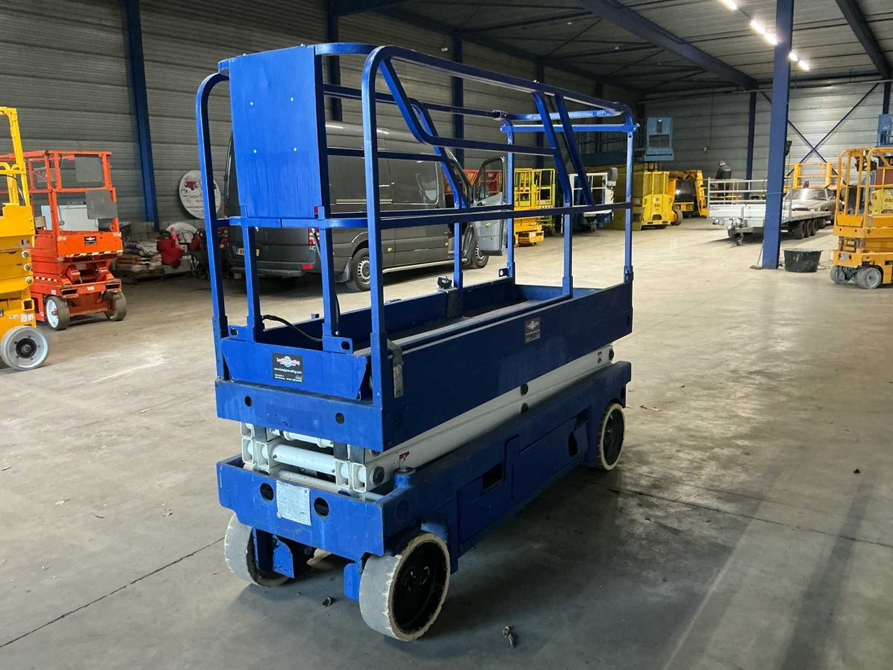 2011 HAULOTTE COMPACT 8 AERIAL PLATFORM - Plataforma elevadora: foto 3 2011 HAULOTTE COMPACT 8 AERIAL PLATFORM - Plataforma elevadora: foto 3