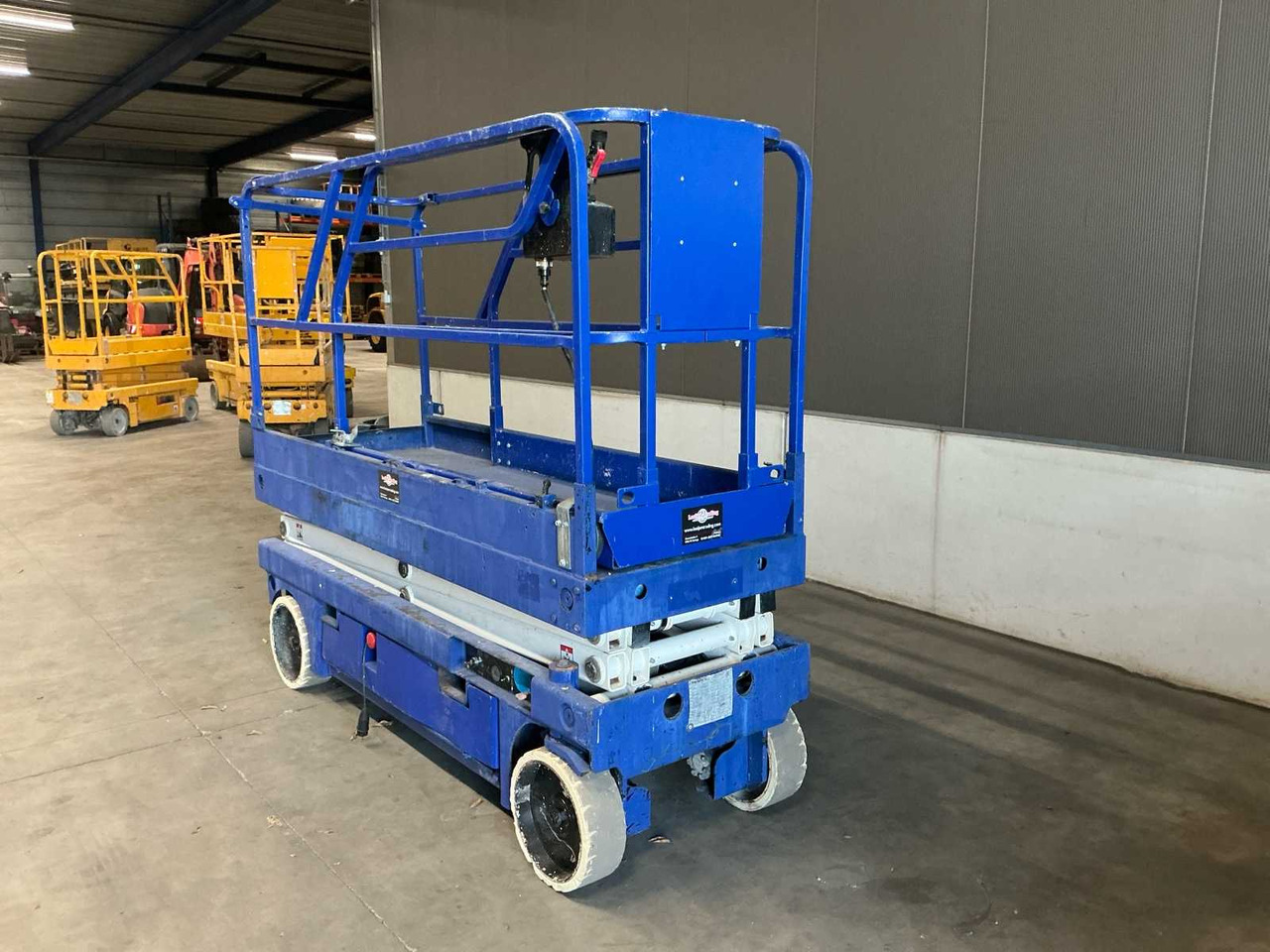 2011 HAULOTTE COMPACT 8 AERIAL PLATFORM - Plataforma elevadora: foto 2 2011 HAULOTTE COMPACT 8 AERIAL PLATFORM - Plataforma elevadora: foto 2