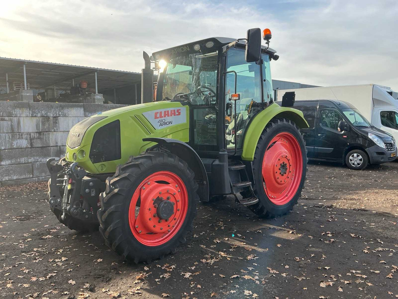 2012 CLAAS 410 ARION FOUR-WHEEL DRIVE FARM TRACTOR - Tractor: foto 1 2012 CLAAS 410 ARION FOUR-WHEEL DRIVE FARM TRACTOR - Tractor: foto 1