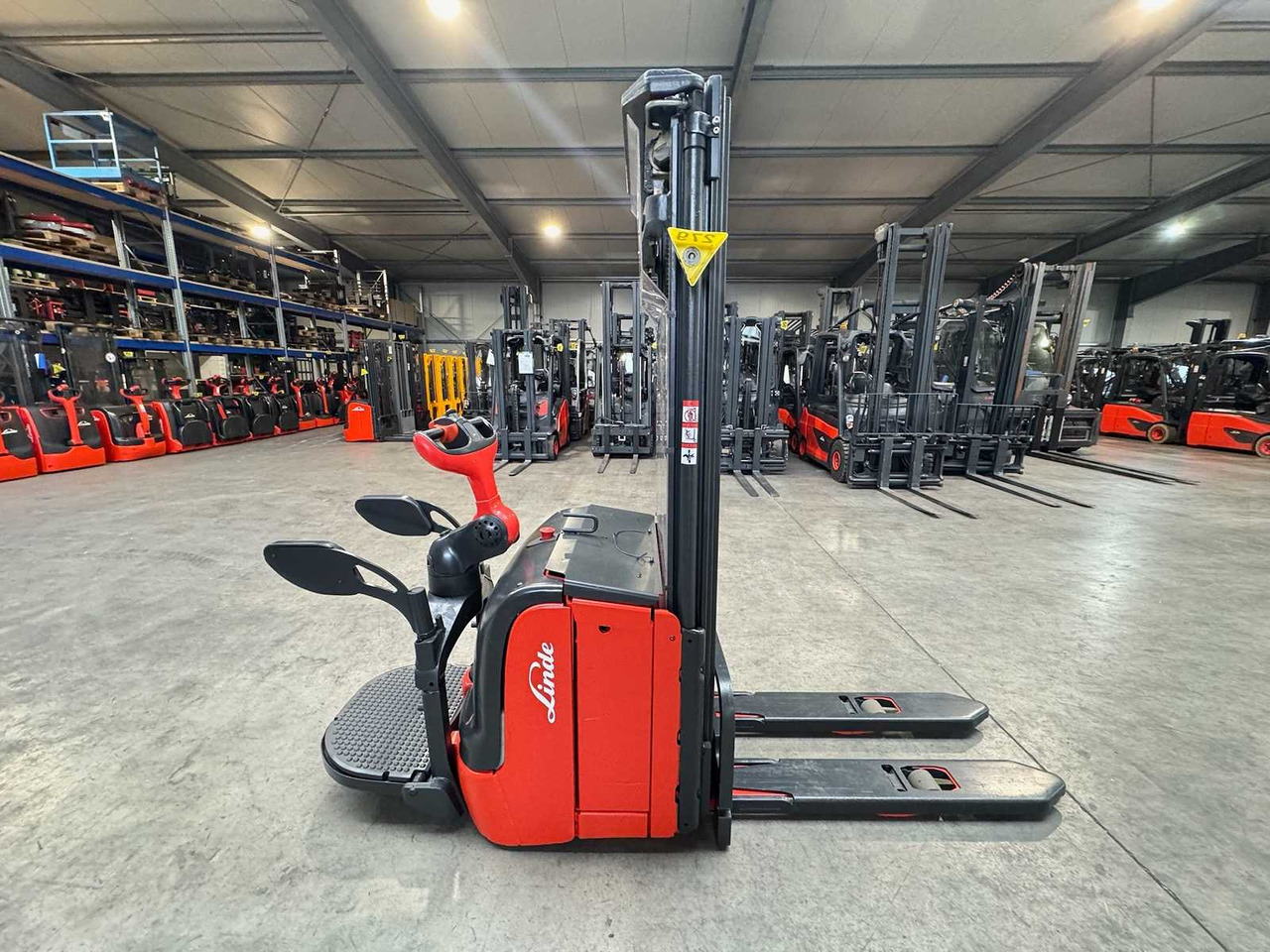 2012 SERVICE +UVV 09/2026 LINDE L16AP 1.600KG TRIPLEX 470CM PALLET TRUCK ANT 4.430 HOURS - Carretilla elevadora: foto 4 2012 SERVICE +UVV 09/2026 LINDE L16AP 1.600KG TRIPLEX 470CM PALLET TRUCK ANT 4.430 HOURS - Carretilla elevadora: foto 4
