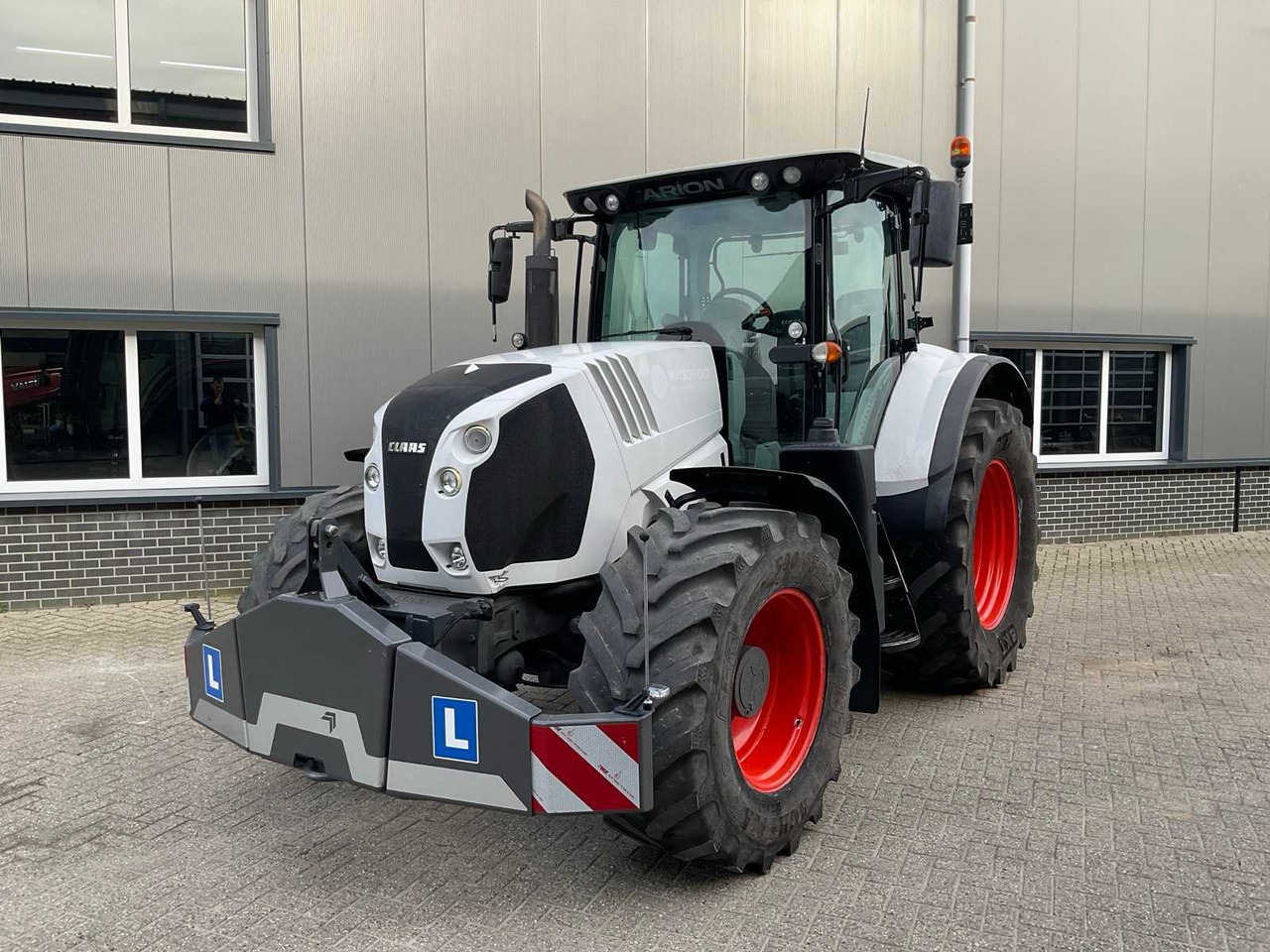 2013 CLAAS ARION 630 ALL-WHEEL DRIVE FARM TRACTOR - Tractor: foto 2 2013 CLAAS ARION 630 ALL-WHEEL DRIVE FARM TRACTOR - Tractor: foto 2