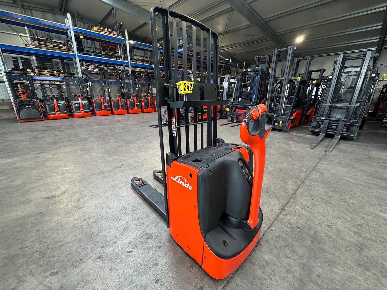 2017 LINDE T16L PALLET TRUCK ANT STACKER INITIAL STROKE 1,677 HOURS - Carretilla elevadora: foto 5 2017 LINDE T16L PALLET TRUCK ANT STACKER INITIAL STROKE 1,677 HOURS - Carretilla elevadora: foto 5