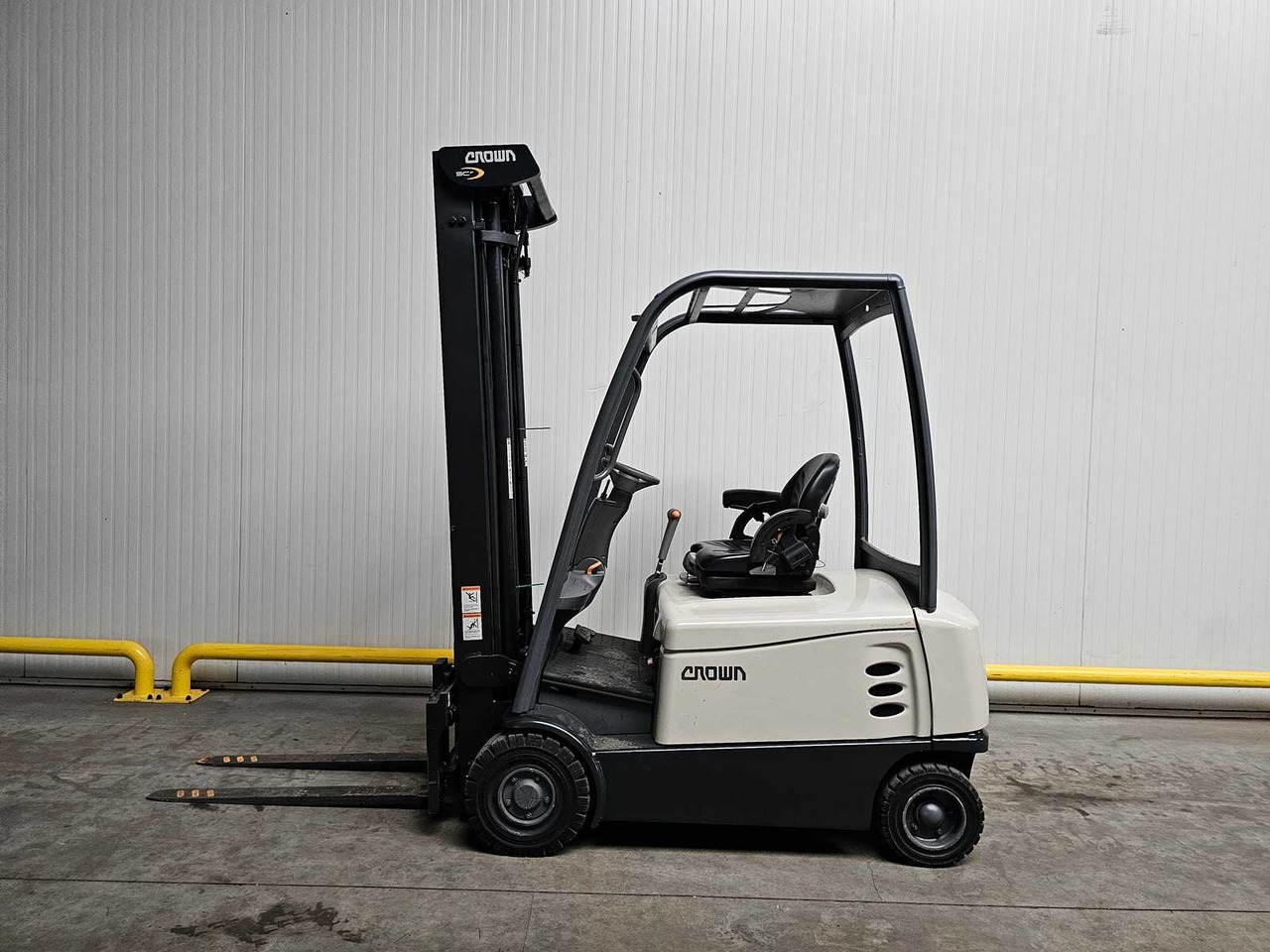 2018 CROWN SCT6040-1.6 FORKLIFT - Carretilla elevadora: foto 3 2018 CROWN SCT6040-1.6 FORKLIFT - Carretilla elevadora: foto 3