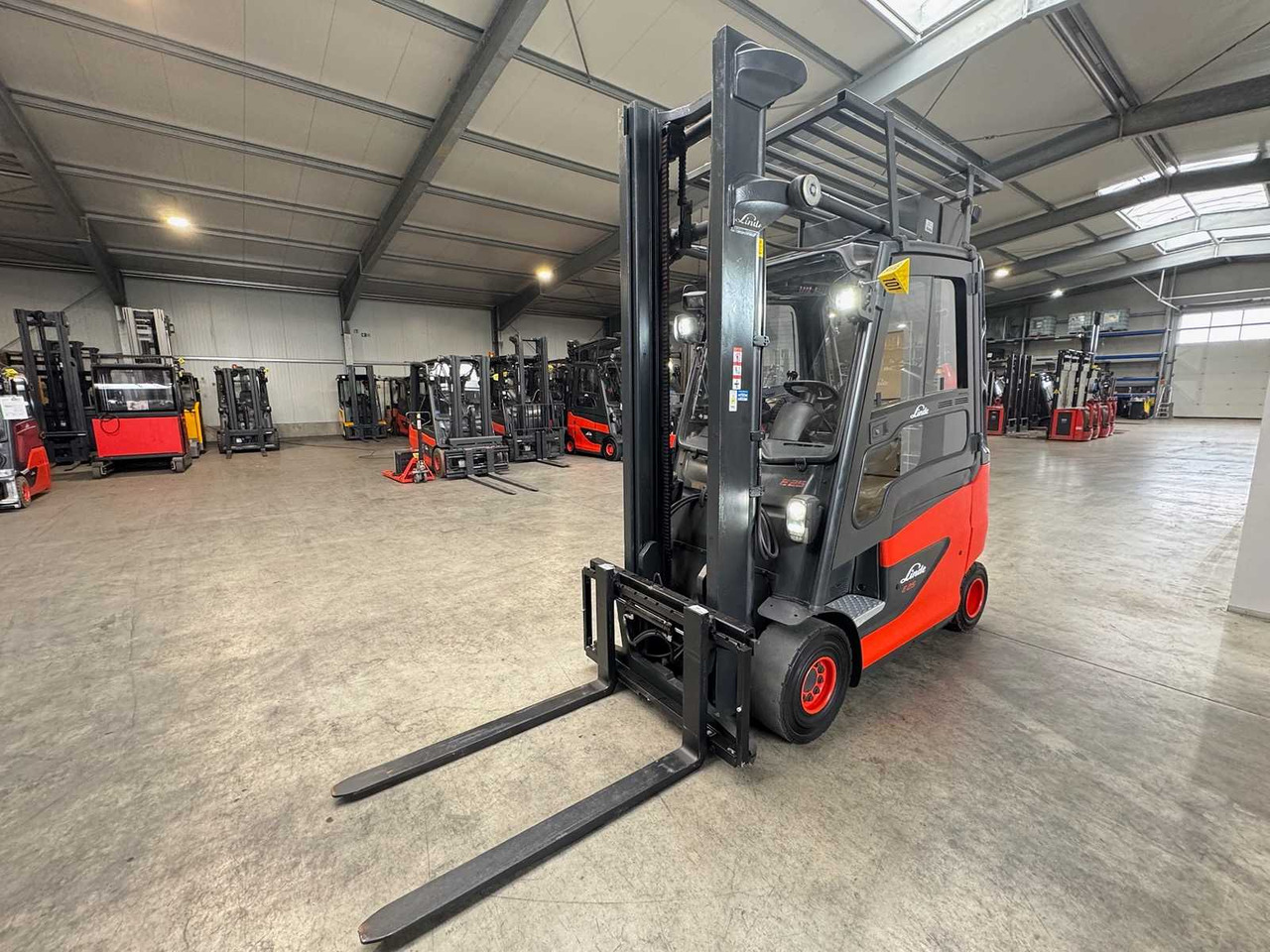 2018 SERVICE + UVV 08/2026 LINDE E25 EVO KLIMA 3.+4. - Carretilla elevadora: foto 2 2018 SERVICE + UVV 08/2026 LINDE E25 EVO KLIMA 3.+4. - Carretilla elevadora: foto 2