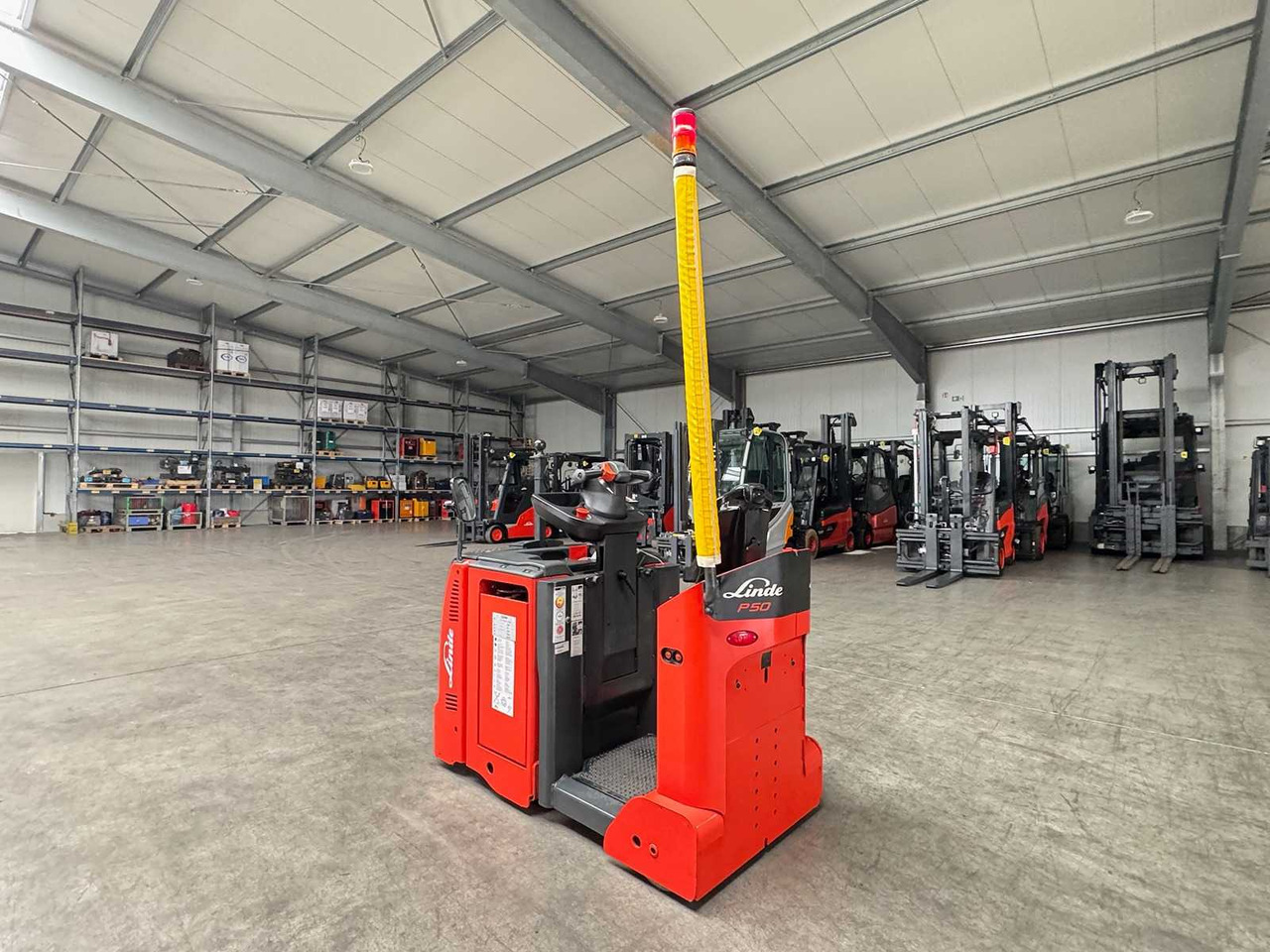 2019 SERVICE + UVV 06/2026 LINDE P50C 5.000KG TRACTOR 285 HOURS 500AH BATTERY - Carretilla elevadora: foto 2 2019 SERVICE + UVV 06/2026 LINDE P50C 5.000KG TRACTOR 285 HOURS 500AH BATTERY - Carretilla elevadora: foto 2