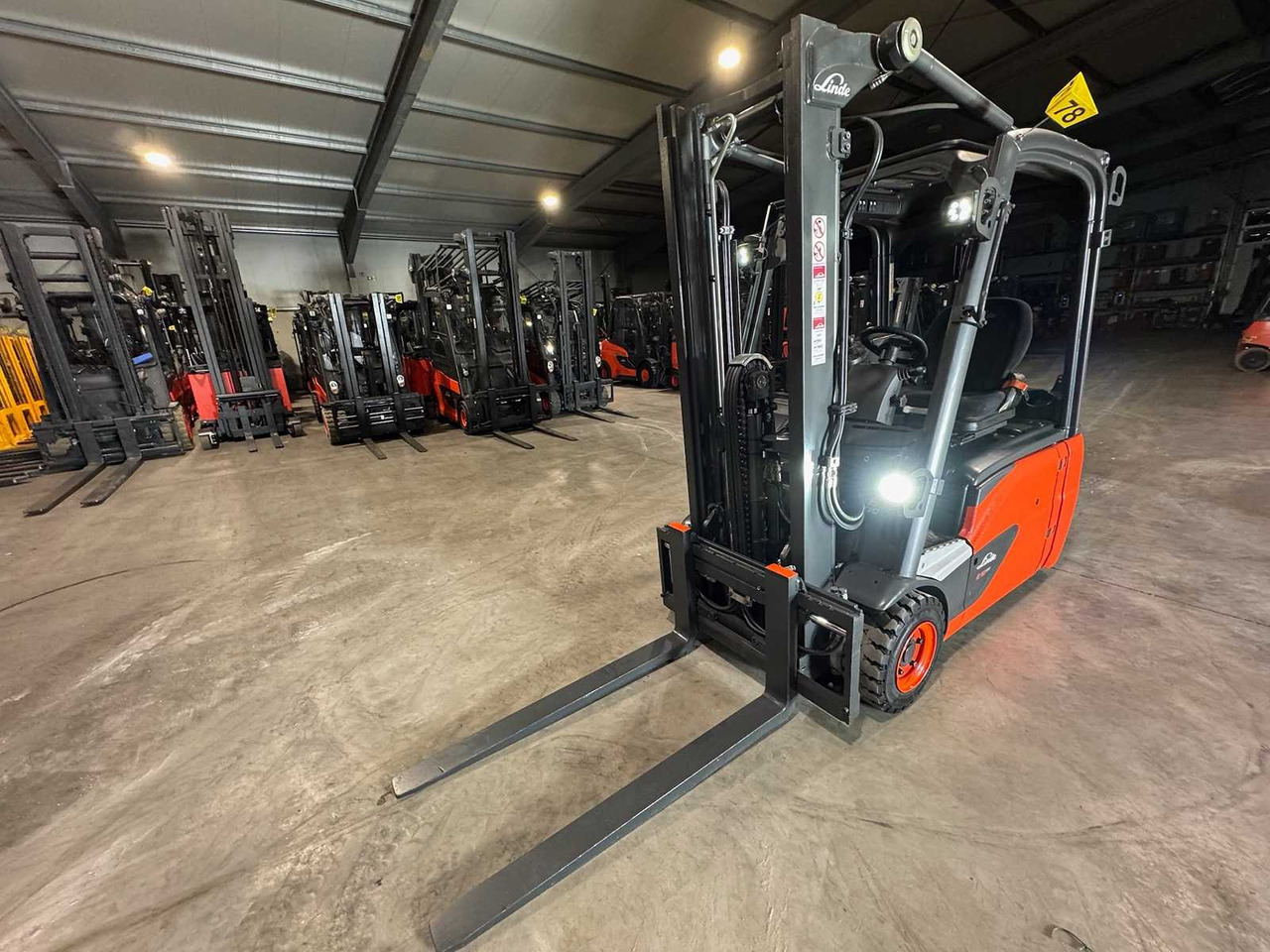 2020 LINDE E16L EVO DUPLEX FREE LIFT 3RD + 4TH VALVE ELECTRIC FORKLIFT 10,364 HOURS - Carretilla elevadora: foto 4 2020 LINDE E16L EVO DUPLEX FREE LIFT 3RD + 4TH VALVE ELECTRIC FORKLIFT 10,364 HOURS - Carretilla elevadora: foto 4