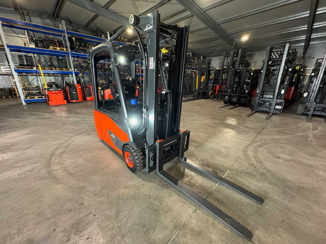 2020 LINDE E16L EVO DUPLEX FREE LIFT 3RD + 4TH VALVE ELECTRIC FORKLIFT 10,364 HOURS - Carretilla elevadora: foto 5 2020 LINDE E16L EVO DUPLEX FREE LIFT 3RD + 4TH VALVE ELECTRIC FORKLIFT 10,364 HOURS - Carretilla elevadora: foto 5