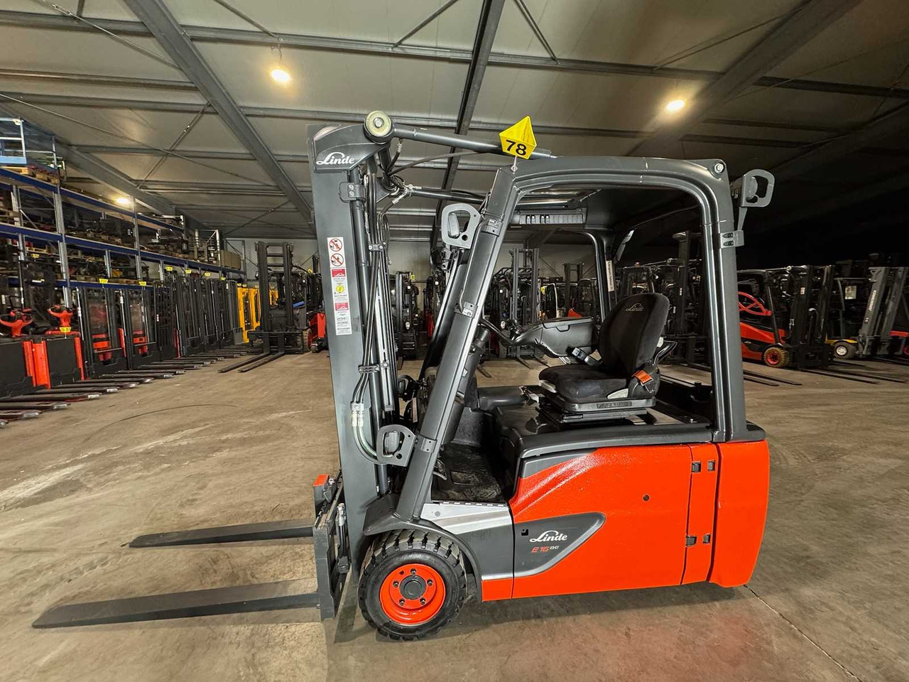 2020 LINDE E16L EVO DUPLEX FREE LIFT 3RD + 4TH VALVE ELECTRIC FORKLIFT 10,364 HOURS - Carretilla elevadora: foto 2 2020 LINDE E16L EVO DUPLEX FREE LIFT 3RD + 4TH VALVE ELECTRIC FORKLIFT 10,364 HOURS - Carretilla elevadora: foto 2