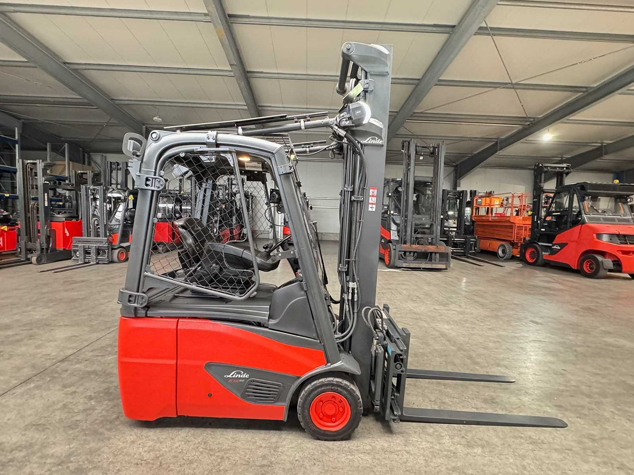 2020 SERVICE + UVV 07/2026 LINDE E14-02 EVO 1,400KG 3RD + 4TH VALVE FORK ADJUSTER FREE LIFT 11,848 HOURS - Carretilla elevadora: foto 2 2020 SERVICE + UVV 07/2026 LINDE E14-02 EVO 1,400KG 3RD + 4TH VALVE FORK ADJUSTER FREE LIFT 11,848 HOURS - Carretilla elevadora: foto 2