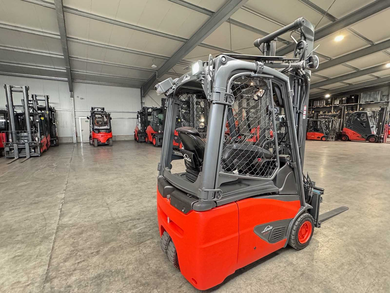 2020 SERVICE + UVV 07/2026 LINDE E14-02 EVO 1,400KG 3RD + 4TH VALVE FORK ADJUSTER FREE LIFT 11,848 HOURS - Carretilla elevadora: foto 3 2020 SERVICE + UVV 07/2026 LINDE E14-02 EVO 1,400KG 3RD + 4TH VALVE FORK ADJUSTER FREE LIFT 11,848 HOURS - Carretilla elevadora: foto 3