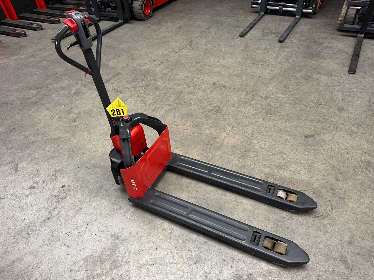 2022 SERVICE +UVV 09/2026 LINDE MT12 1.200KG PALLET TRUCK ANT 225 HOURS - Carretilla elevadora: foto 1 2022 SERVICE +UVV 09/2026 LINDE MT12 1.200KG PALLET TRUCK ANT 225 HOURS - Carretilla elevadora: foto 1