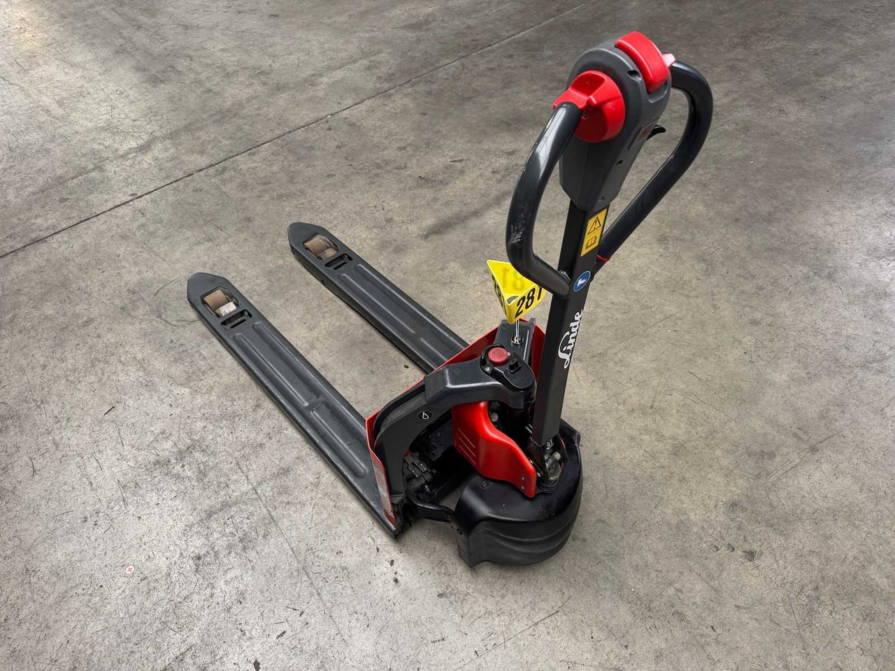 2022 SERVICE +UVV 09/2026 LINDE MT12 1.200KG PALLET TRUCK ANT 225 HOURS - Carretilla elevadora: foto 4 2022 SERVICE +UVV 09/2026 LINDE MT12 1.200KG PALLET TRUCK ANT 225 HOURS - Carretilla elevadora: foto 4