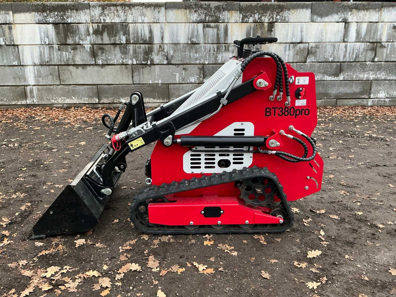 2025 BISON TEK BT380 PRO SKID STEER LOADER UNUSED - Minicargadora de cadenas: foto 2 2025 BISON TEK BT380 PRO SKID STEER LOADER UNUSED - Minicargadora de cadenas: foto 2