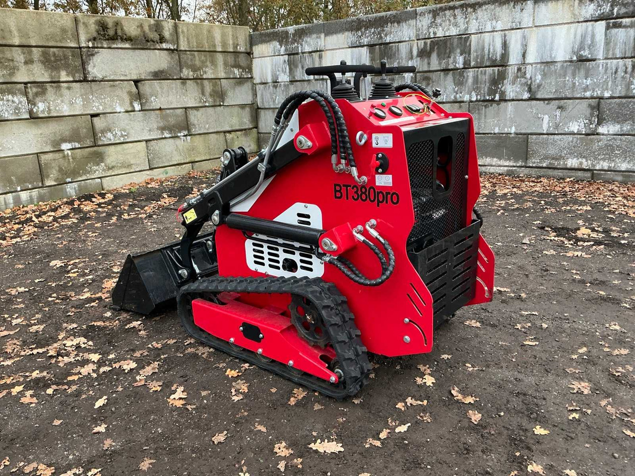 2025 BISON TEK BT380 PRO SKID STEER LOADER UNUSED - Minicargadora de cadenas: foto 3 2025 BISON TEK BT380 PRO SKID STEER LOADER UNUSED - Minicargadora de cadenas: foto 3