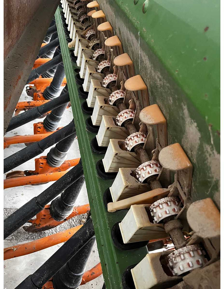 Amazone D8/30 - Sembradora de precisión: foto 4 Amazone D8/30 - Sembradora de precisión: foto 4