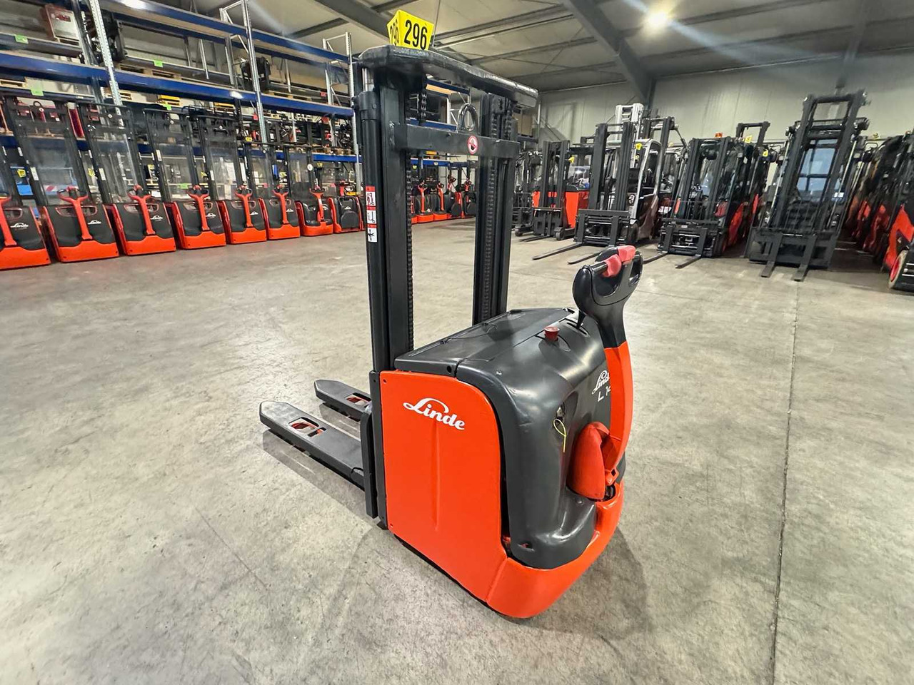 BATTERY 2020 LINDE L14 1.400KG PALLET TRUCK STACKER ANT STACKER - Carretilla elevadora: foto 1 BATTERY 2020 LINDE L14 1.400KG PALLET TRUCK STACKER ANT STACKER - Carretilla elevadora: foto 1