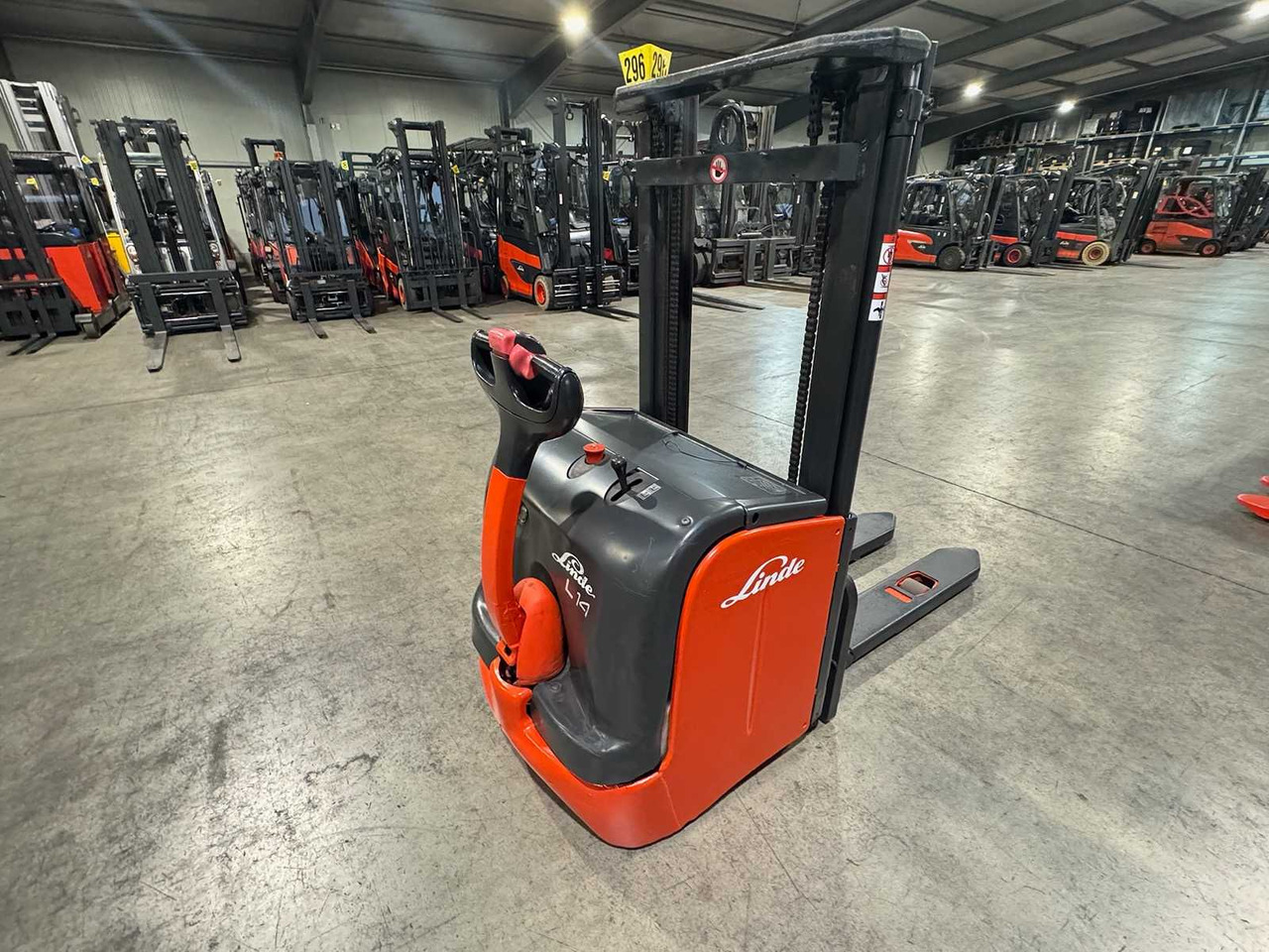 BATTERY 2020 LINDE L14 1.400KG PALLET TRUCK STACKER ANT STACKER - Carretilla elevadora: foto 2 BATTERY 2020 LINDE L14 1.400KG PALLET TRUCK STACKER ANT STACKER - Carretilla elevadora: foto 2