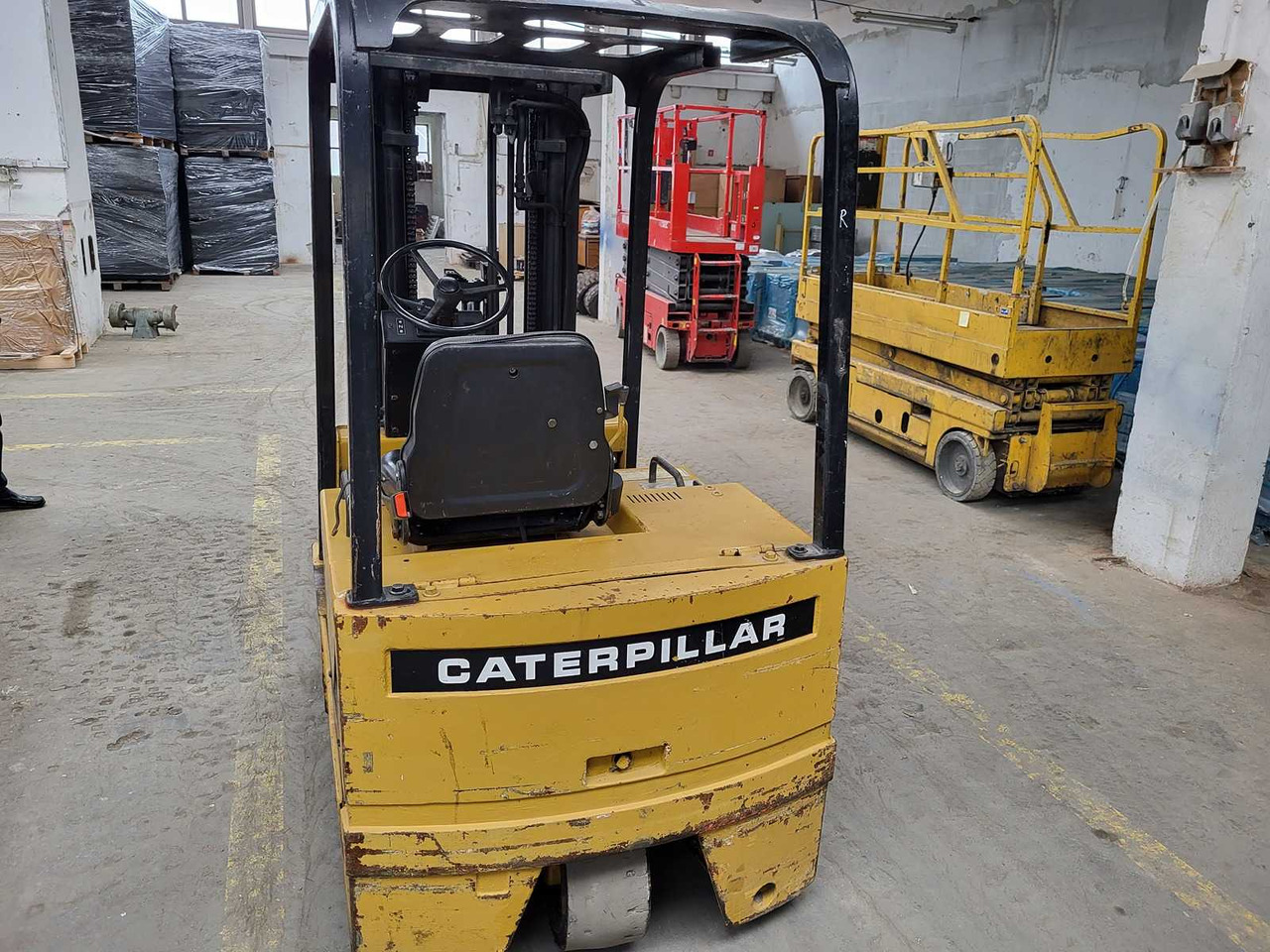 CATERPILLAR - F 30 - FORKLIFT TRUCKS - Carretilla elevadora: foto 4 CATERPILLAR - F 30 - FORKLIFT TRUCKS - Carretilla elevadora: foto 4