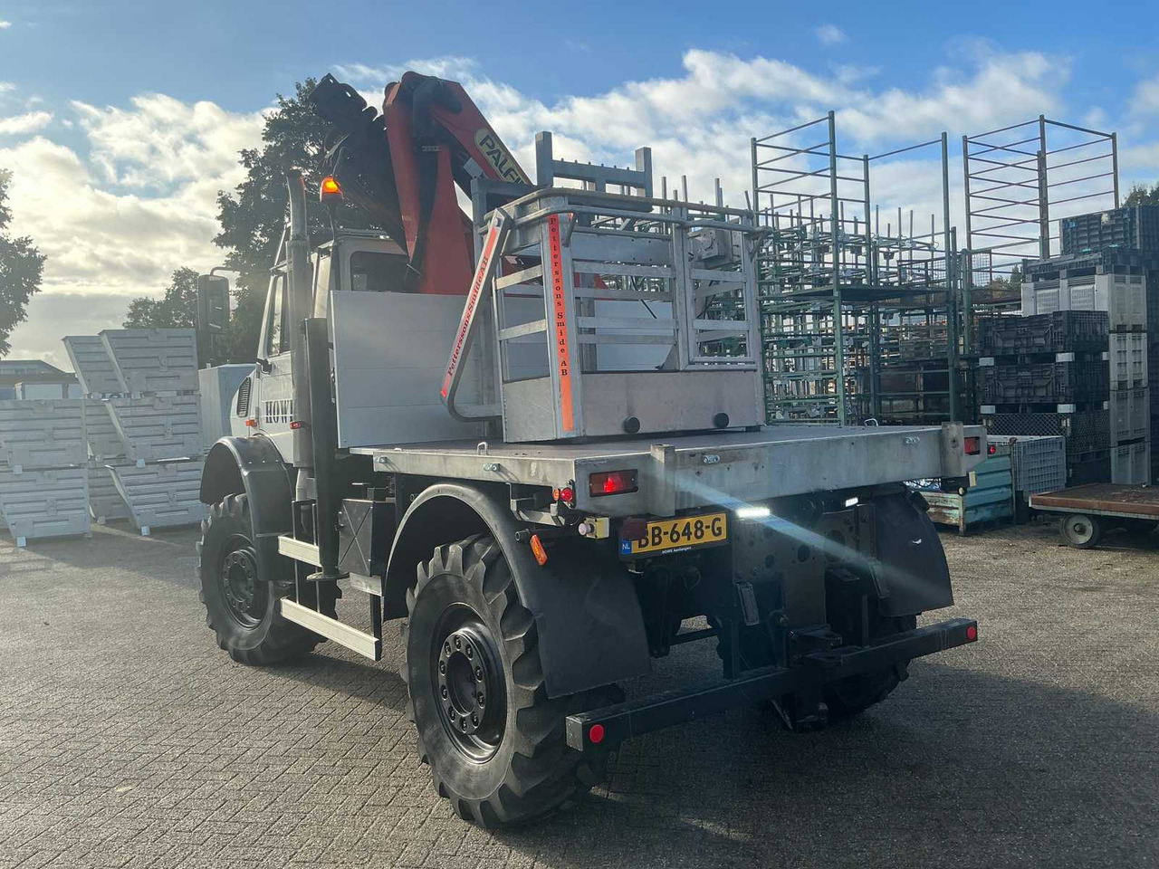 2002 MERCEDES-BENZ UNIMOG U2150L WITH PALFINGER PK 9501 CRANE AND AERIAL PLATFORM - Camión: foto 4 2002 MERCEDES-BENZ UNIMOG U2150L WITH PALFINGER PK 9501 CRANE AND AERIAL PLATFORM - Camión: foto 4
