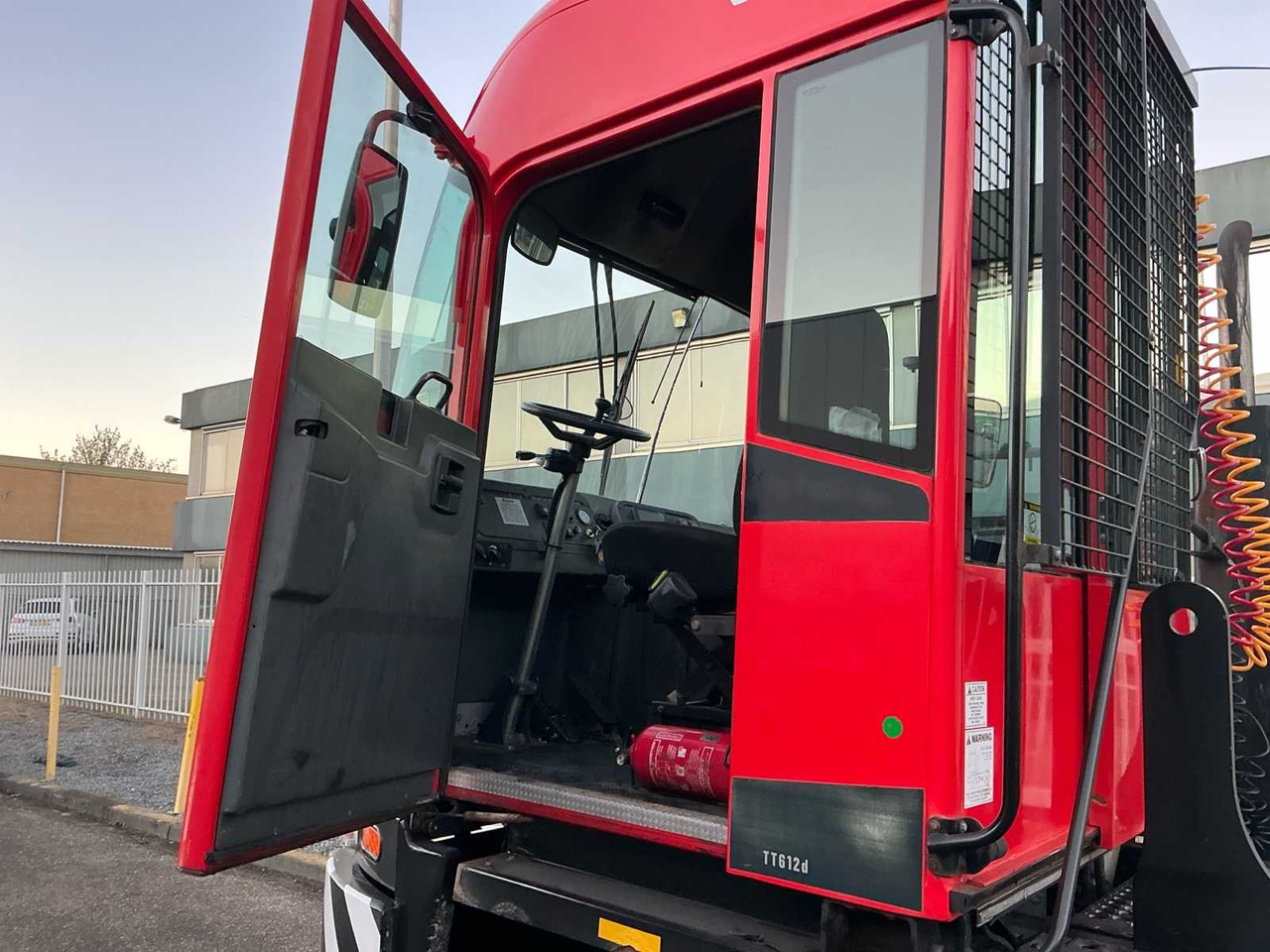 Camión 2012 KALMAR TT612D TERMINAL TRUCK: foto 17