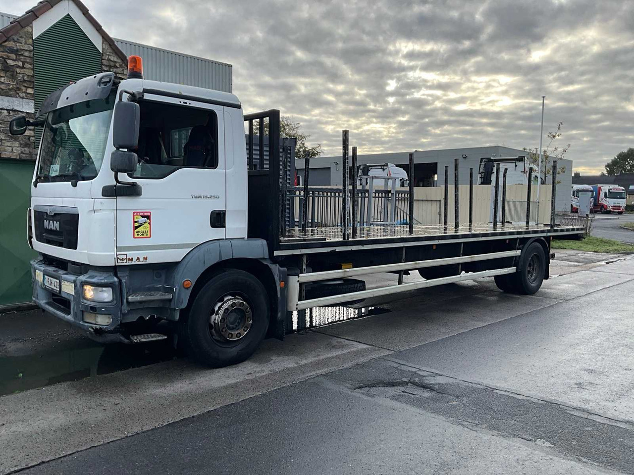 2013 MAN L2007.46.010 TRUCK - Camión: foto 1 2013 MAN L2007.46.010 TRUCK - Camión: foto 1