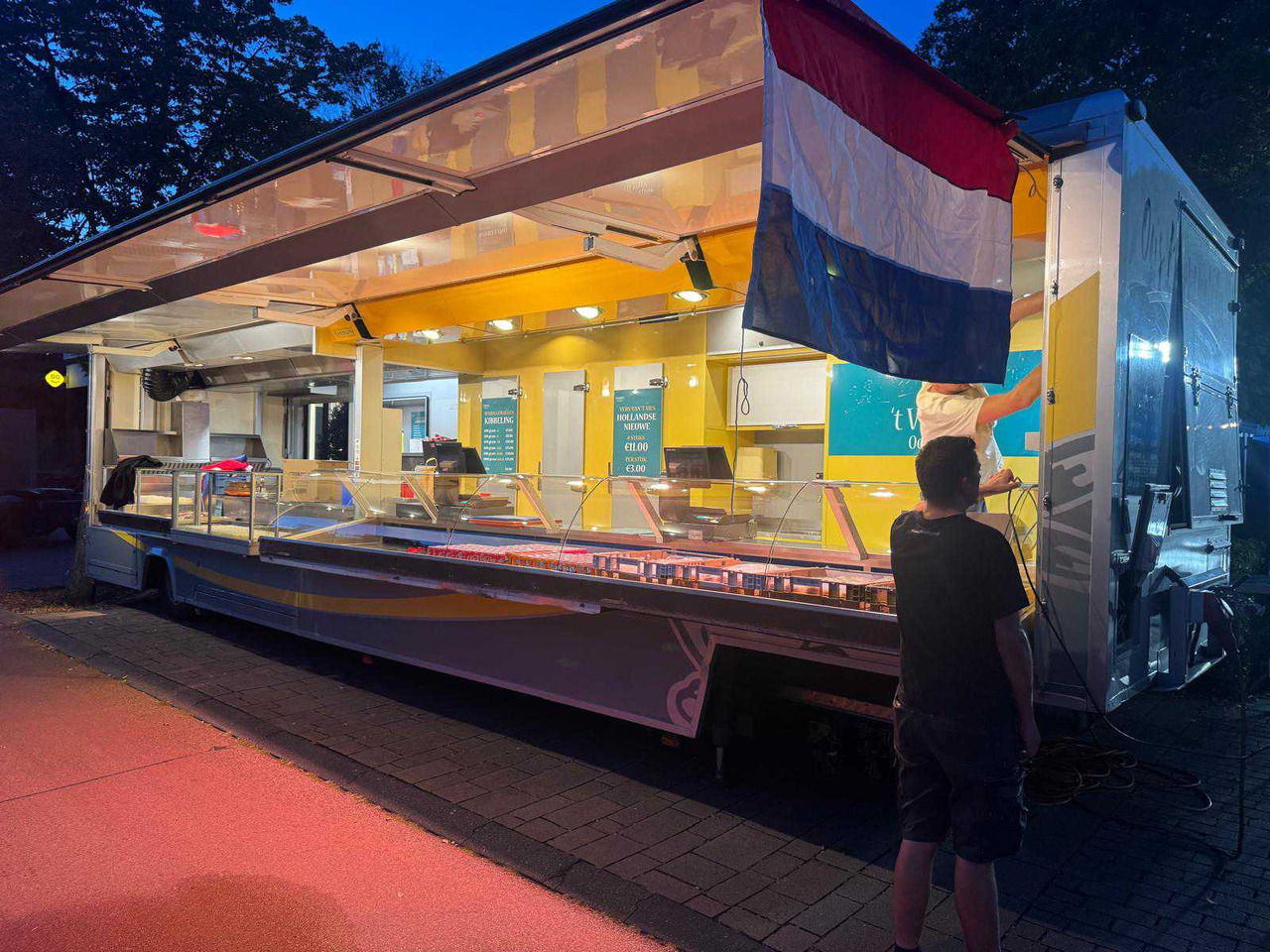 MAN 8-224 TRUCK WITH SEMI-TRAILER SALES - Camión: foto 3 MAN 8-224 TRUCK WITH SEMI-TRAILER SALES - Camión: foto 3