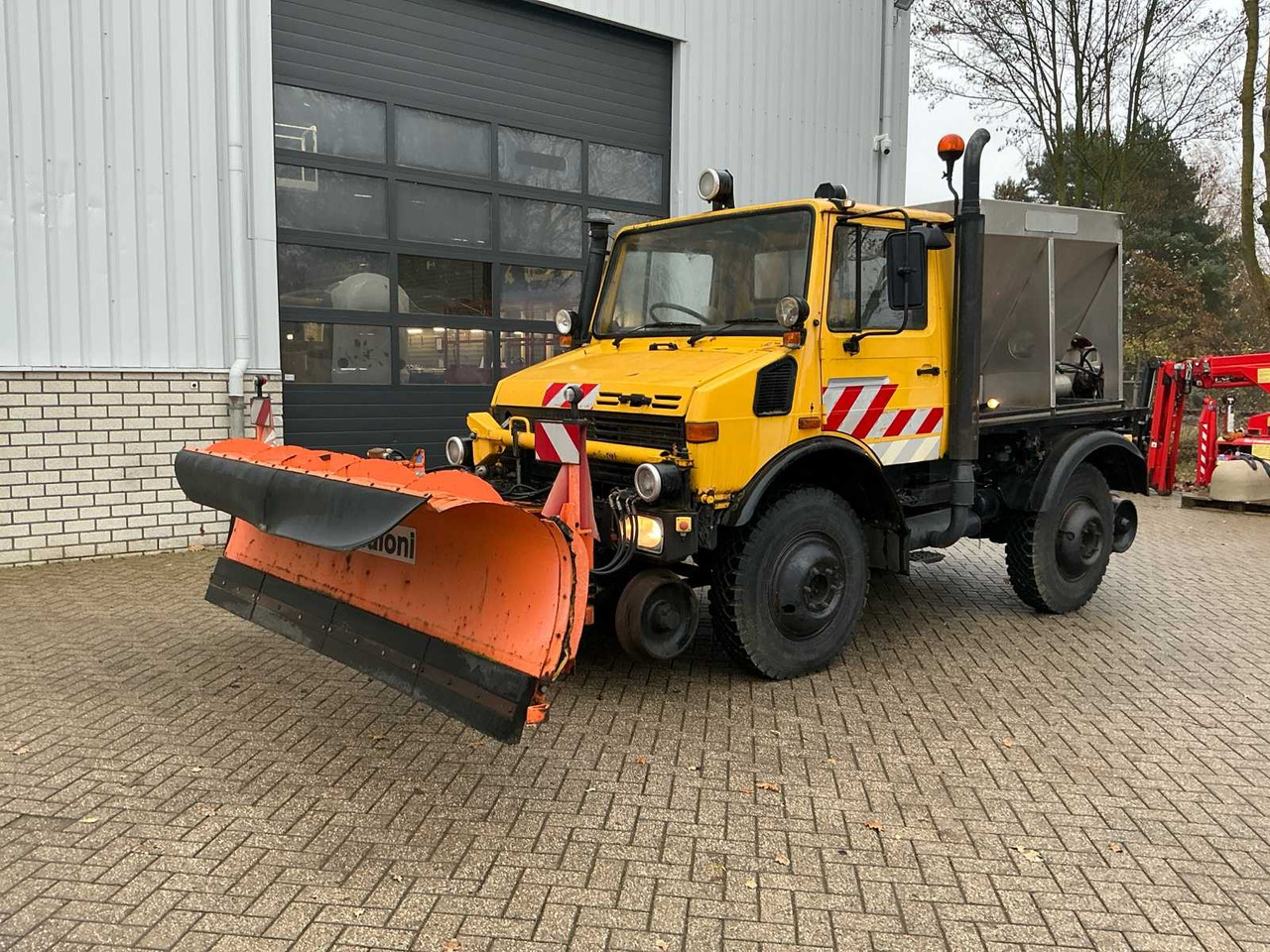 MERCEDES U1400 UNIMOG - Camión: foto 1 MERCEDES U1400 UNIMOG - Camión: foto 1