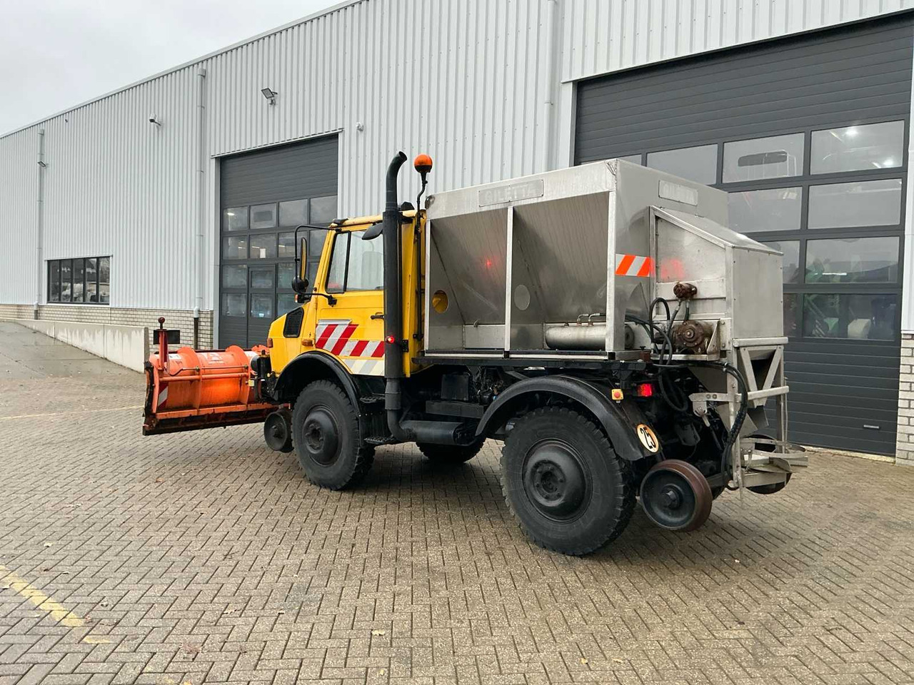 MERCEDES U1400 UNIMOG - Camión: foto 4 MERCEDES U1400 UNIMOG - Camión: foto 4