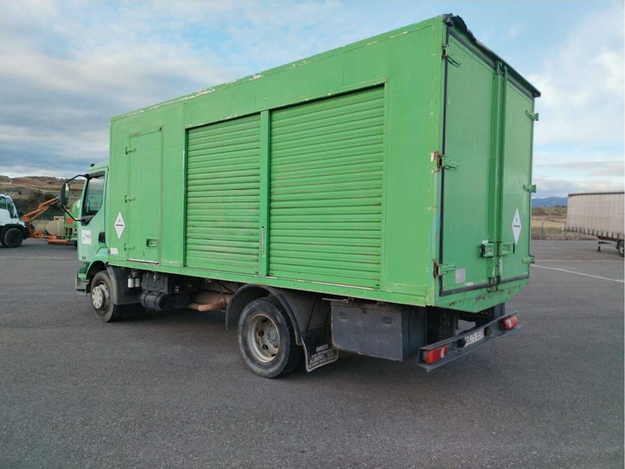 RENAULT M220.14C MAINTANCE TRUCK - 2002 - Camión: foto 4 RENAULT M220.14C MAINTANCE TRUCK - 2002 - Camión: foto 4