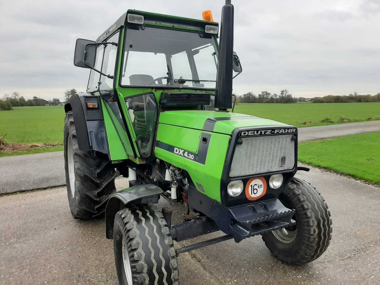 Deutz-Fahr DX 4.30 - Tractor: foto 4 Deutz-Fahr DX 4.30 - Tractor: foto 4