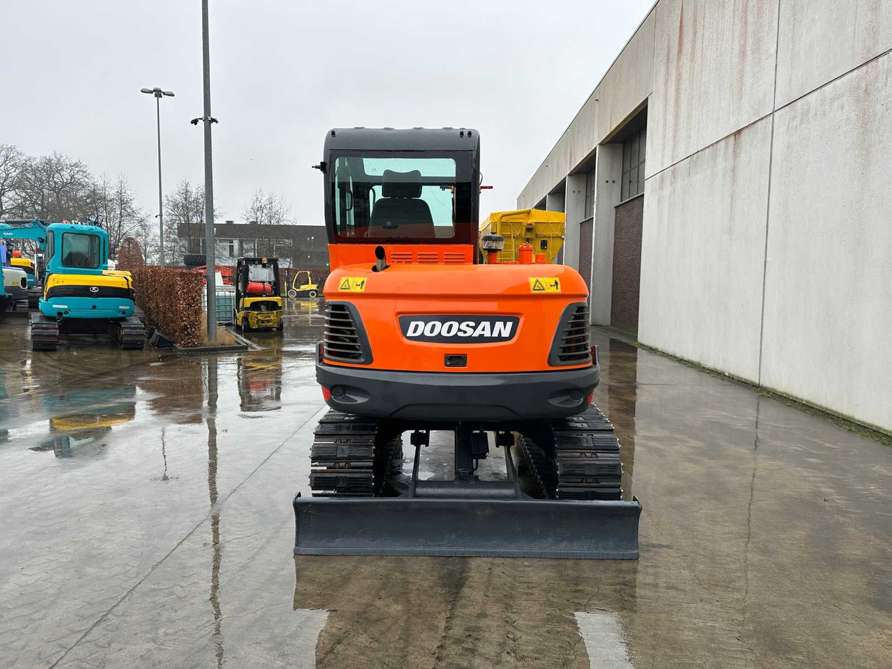 Doosan DX60-9C - Excavadora de cadenas: foto 4 Doosan DX60-9C - Excavadora de cadenas: foto 4