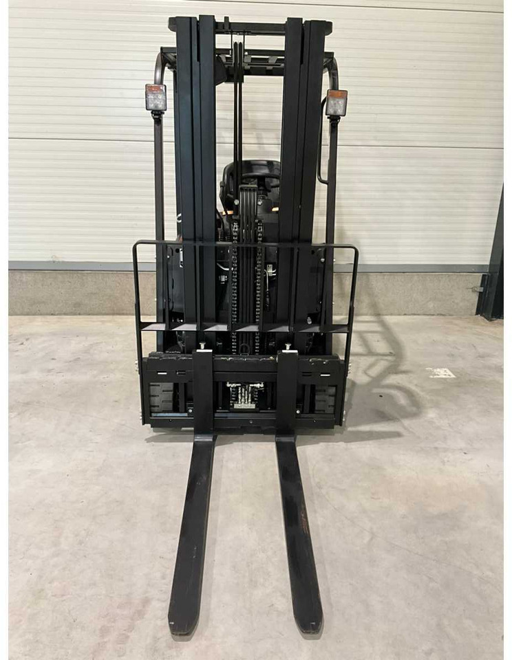 EP - 2025 - EFS 151 - FORKLIFT TRUCK - Carretilla elevadora: foto 4 EP - 2025 - EFS 151 - FORKLIFT TRUCK - Carretilla elevadora: foto 4