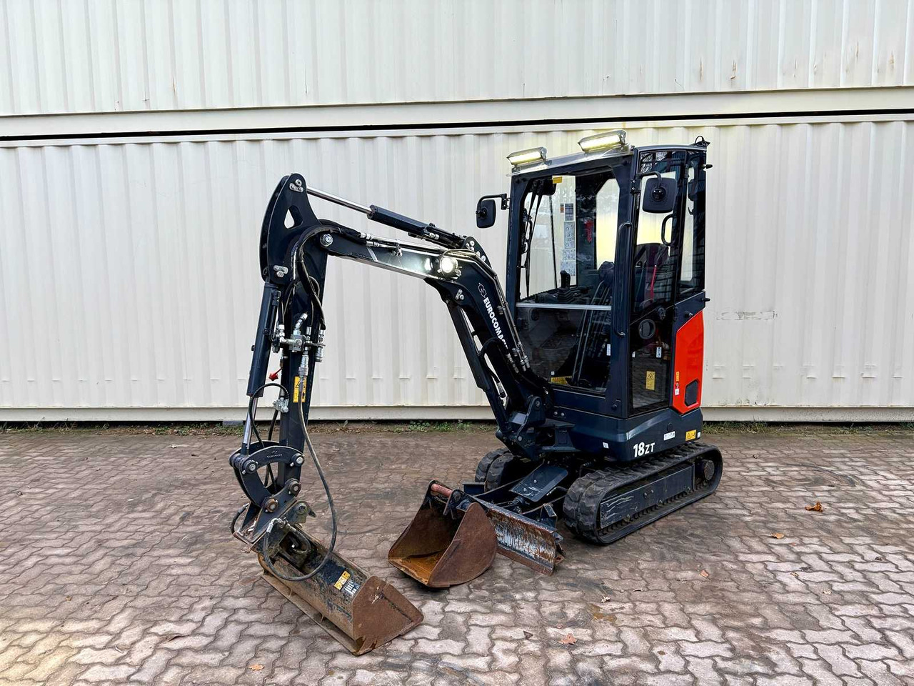 EUROCOMACH - 18ZT - 2022 - MINI EXCAVATOR - Miniexcavadora: foto 1 EUROCOMACH - 18ZT - 2022 - MINI EXCAVATOR - Miniexcavadora: foto 1