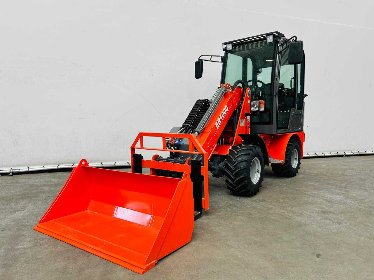 EVERUN - 2025 - ER1000 - TELESCOPIC ARTICULATED WHEEL LOADER KUBOTA EURO5 - Cargadora de ruedas: foto 2 EVERUN - 2025 - ER1000 - TELESCOPIC ARTICULATED WHEEL LOADER KUBOTA EURO5 - Cargadora de ruedas: foto 2