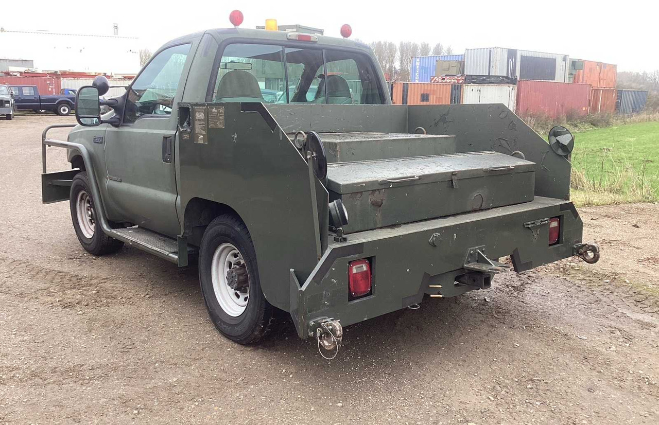 2000 FORD F 350 AIRCRAFT TUG - Furgoneta: foto 4 2000 FORD F 350 AIRCRAFT TUG - Furgoneta: foto 4