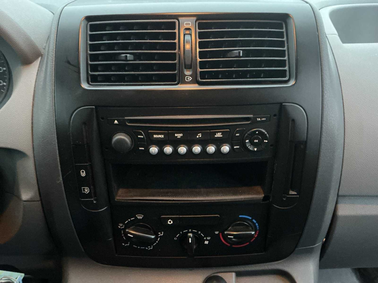 Furgoneta 2007 - FIAT - SCUDO - 10 1.6 MJ KH1 - COMMERCIAL VEHICLE: foto 9 Furgoneta 2007 - FIAT - SCUDO - 10 1.6 MJ KH1 - COMMERCIAL VEHICLE: foto 9