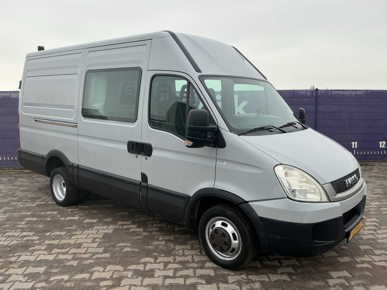 2011 - IVECO - DAILY - 35C15V 330 H3 - COMMERCIAL VEHICLE - Furgoneta: foto 2 2011 - IVECO - DAILY - 35C15V 330 H3 - COMMERCIAL VEHICLE - Furgoneta: foto 2
